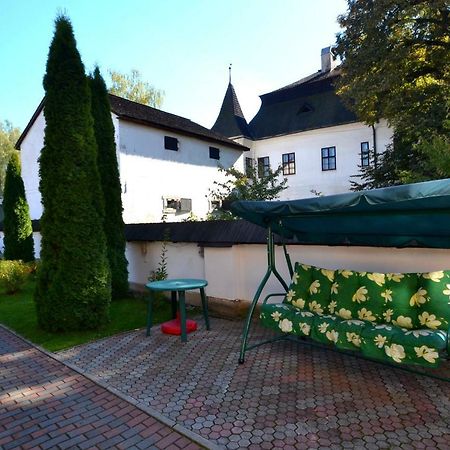 Apartman Pri Zamocku Bešeňová Zewnętrze zdjęcie