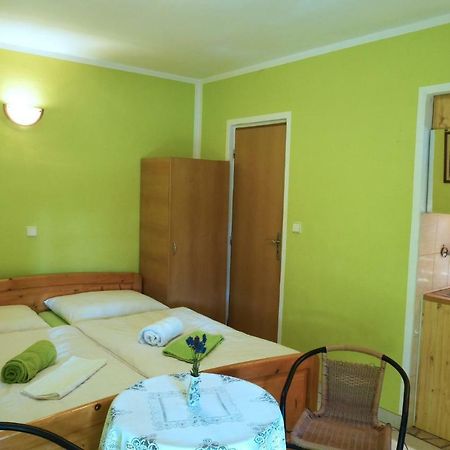 Apartman Pri Zamocku Bešeňová Zewnętrze zdjęcie