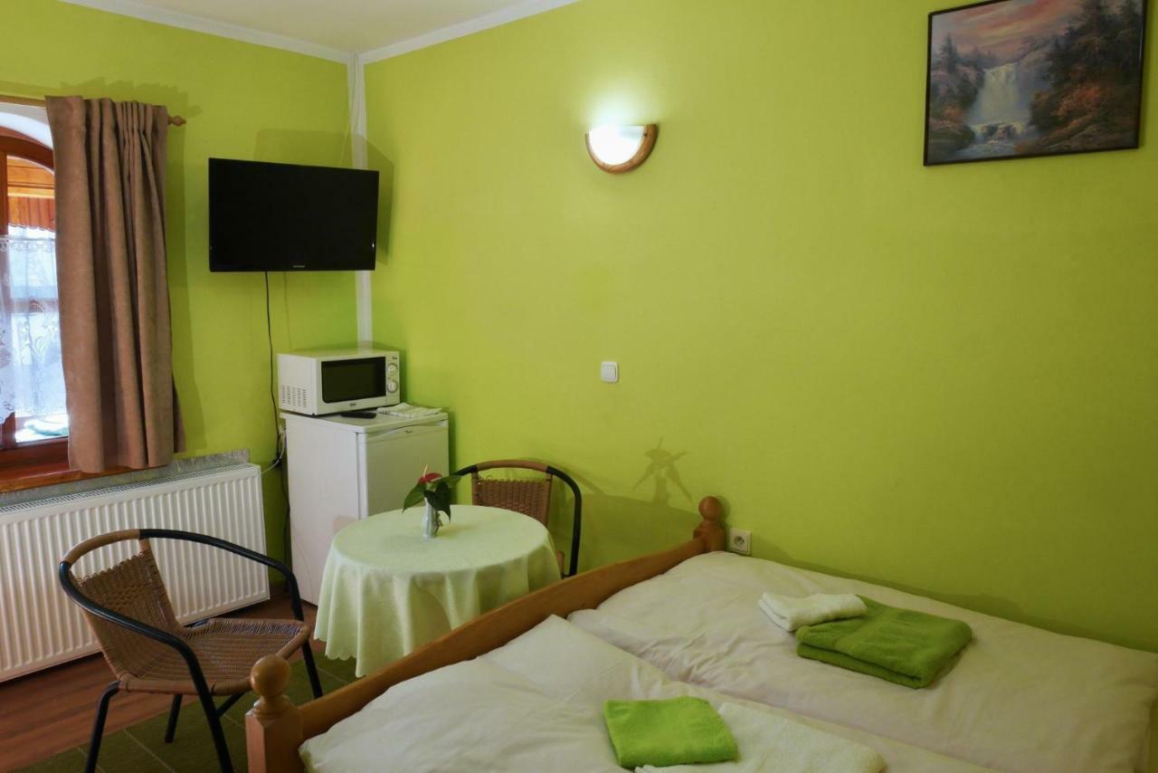 Apartman Pri Zamocku Bešeňová Zewnętrze zdjęcie