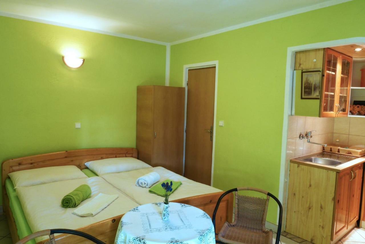 Apartman Pri Zamocku Bešeňová Zewnętrze zdjęcie